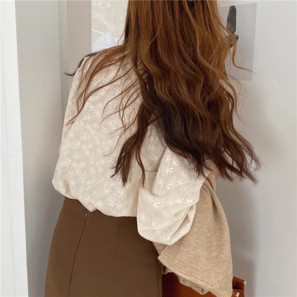 Lace blouse embroidery floral long sleeve cream apricot - Picture 4 of 8